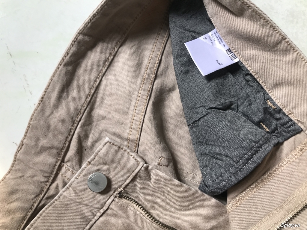 Quần Kaki UNIQLO màu bò . End time 23h(7/12/2019) - 2