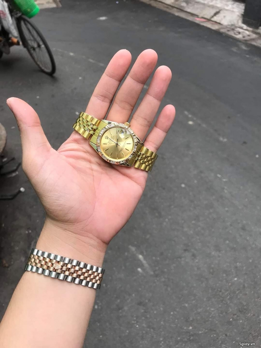 Thanh lý 1 em đồng hồ tự động mạ vàng, size 38mm