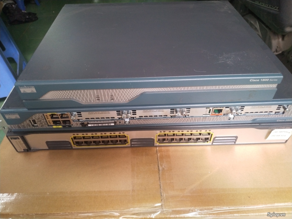 Router Cisco 2801, Cisco 1841, Switch Cisco 3750