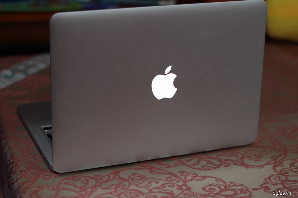 Bán macbook pro 2015 MF839 máy đẹp hoạt động ổn đinh giá dễ chiệu - 1