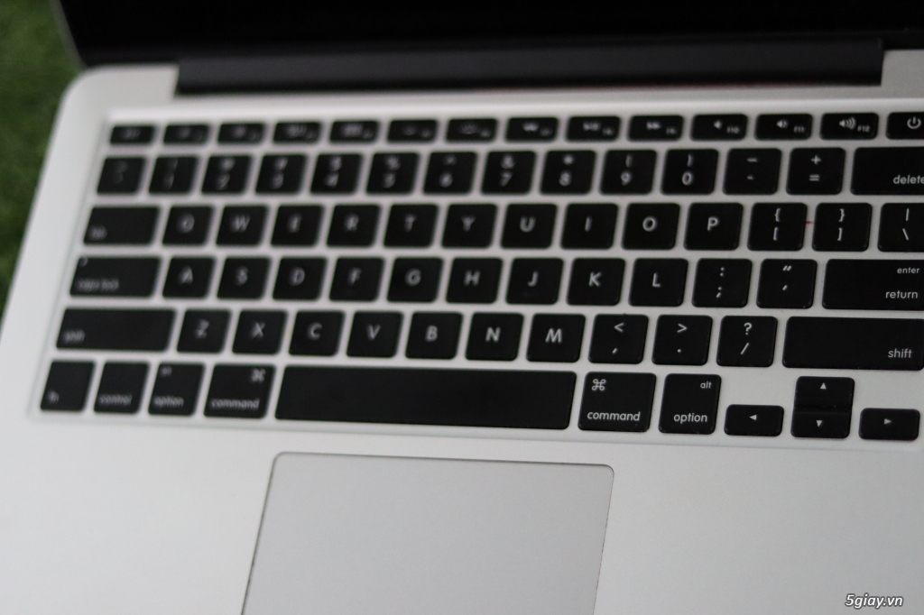 Bán macbook pro 2015 MF839 máy đẹp hoạt động ổn đinh giá dễ chiệu