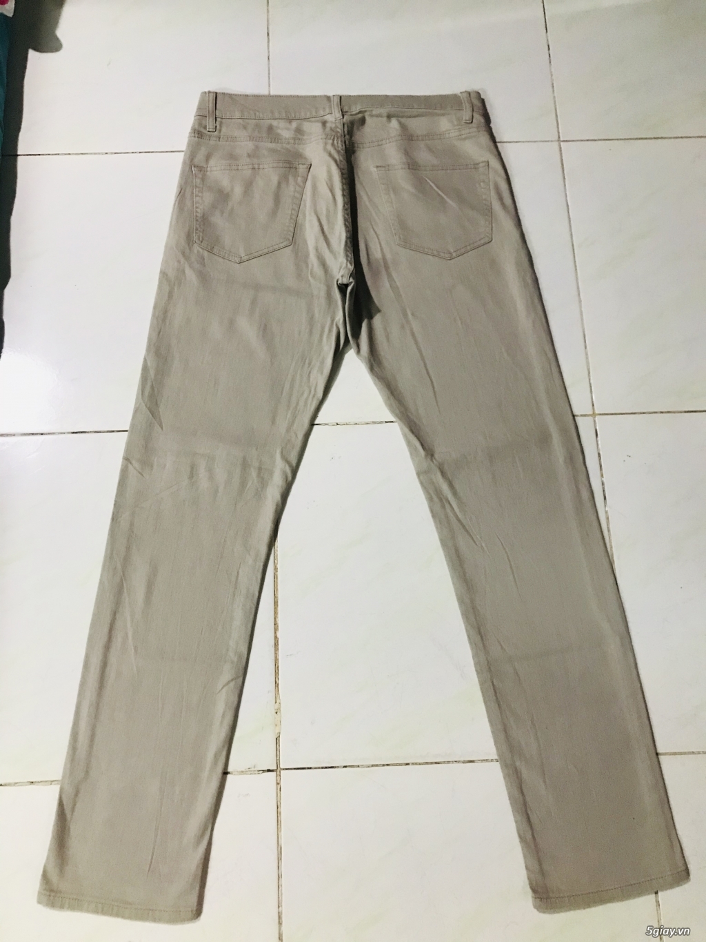 Quần Kaki UNIQLO bò xám .Emd time nhanh 23h(13/12/2019)