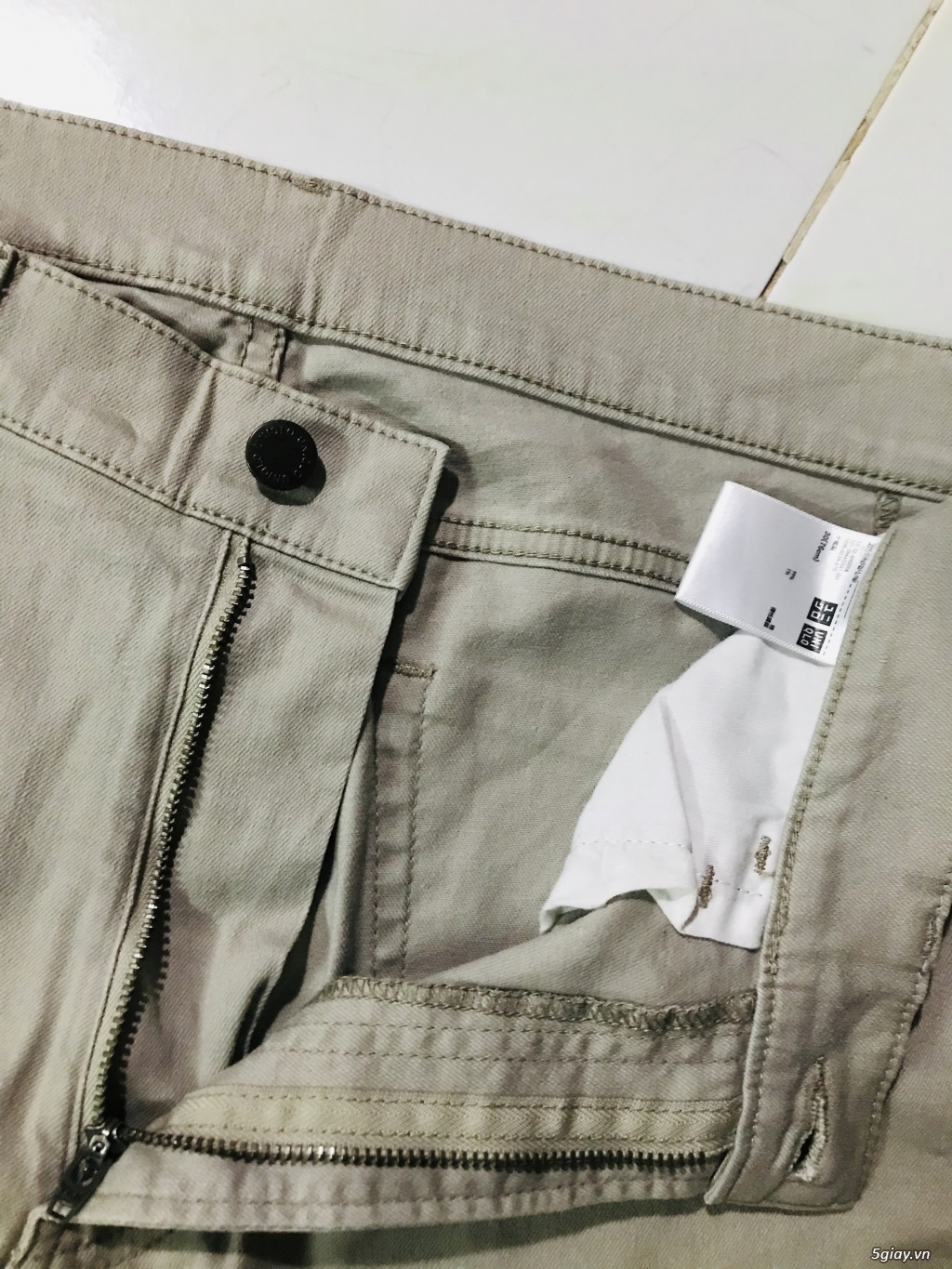 Quần Kaki UNIQLO bò xám .Emd time nhanh 23h(13/12/2019) - 2