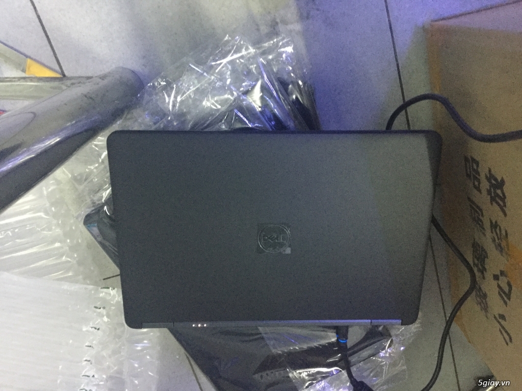 Dell e7250 - 1