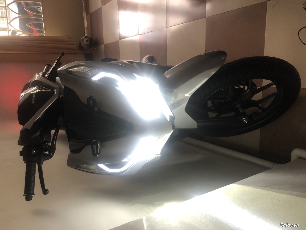 CẦN BÁN VARIO BẠC 125cc 2019, Mới tinh, Giá nhẹ nhàng cho AE - 2