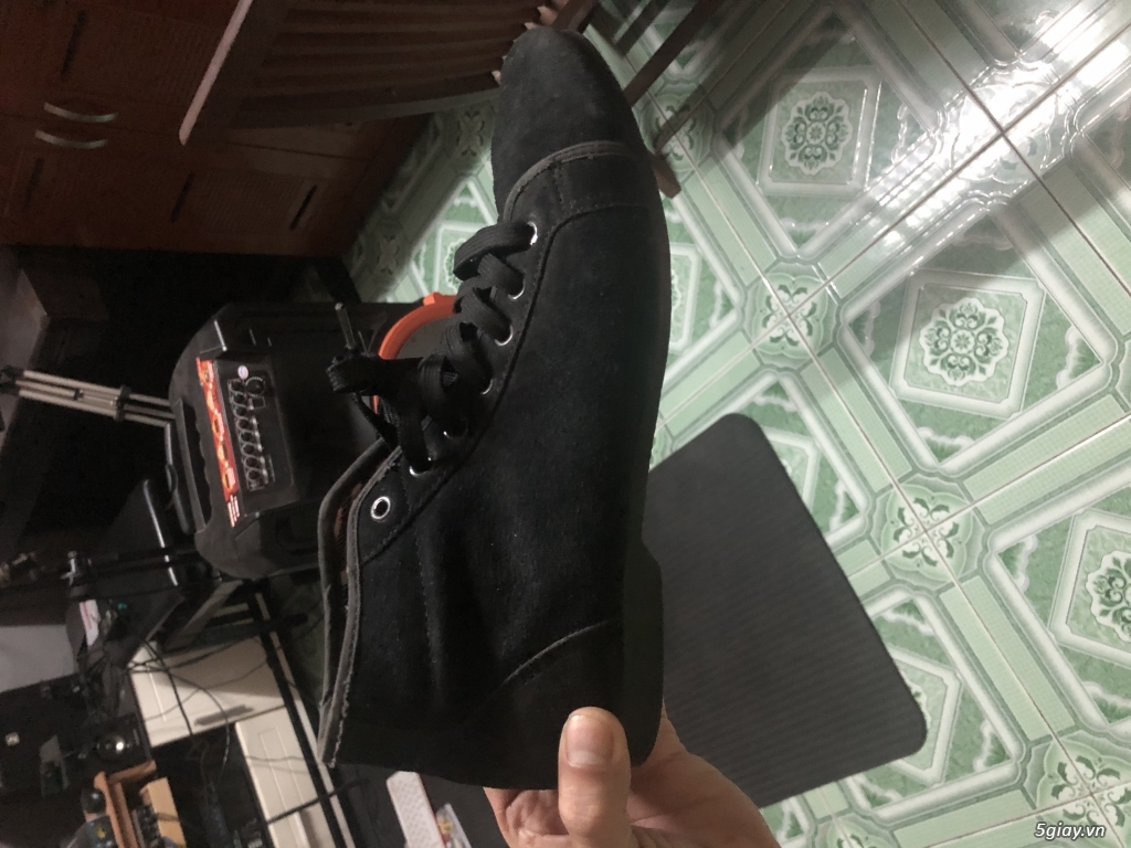 Lên sàn mớ giày còn rất mới tất cả hàng chính hãng nhé. End 23h ngày 17/12/2019 - 2