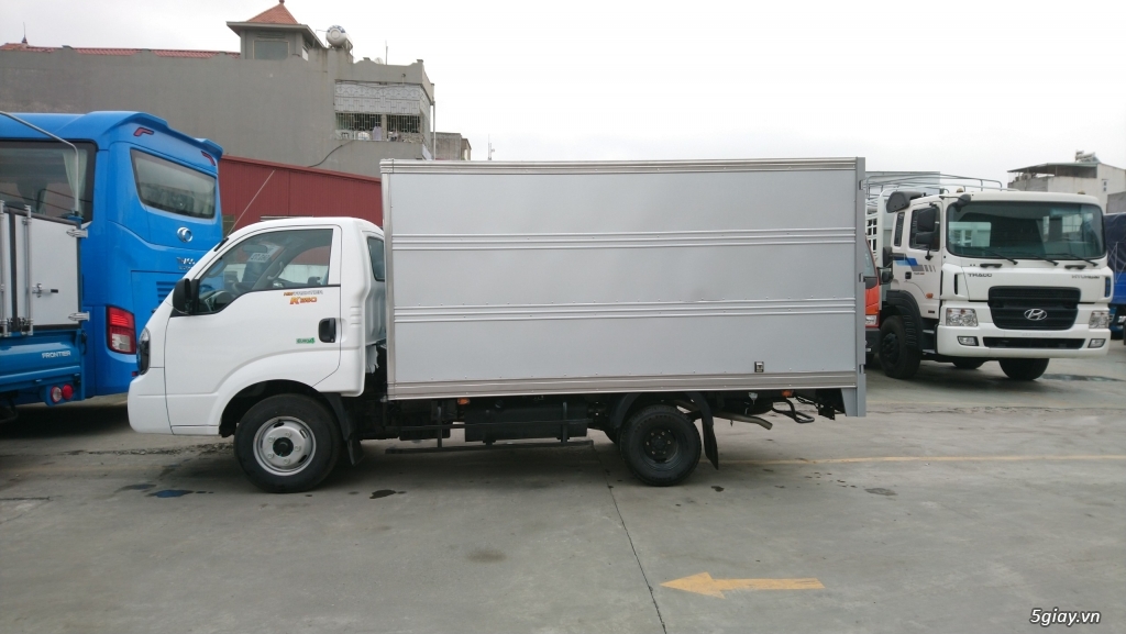 Xe tải Kia K250 2.4 tấn thùng kín cửa hông - hỗ trợ trả góp - 1