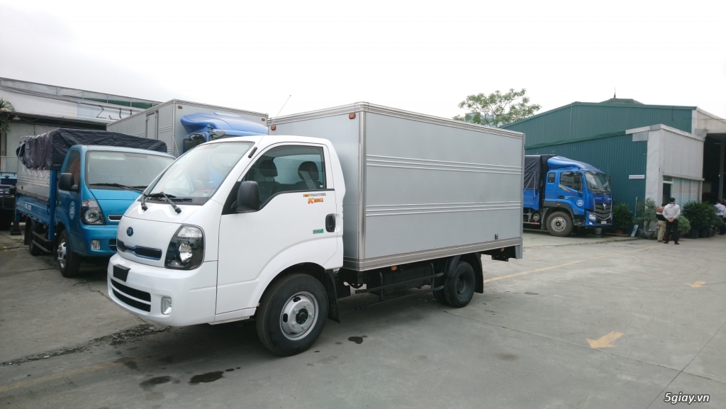 Xe tải Kia K250 2.4 tấn thùng kín cửa hông - hỗ trợ trả góp