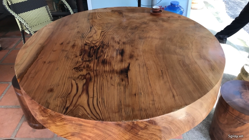 Mặt bàn tròn gỗ du sam núi đá vôi - 1