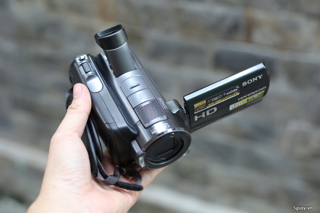 ➡ Về ít máy quay Handycam nội địa Nhật: Có quay 4k, tích hợp máy chiếu - 3