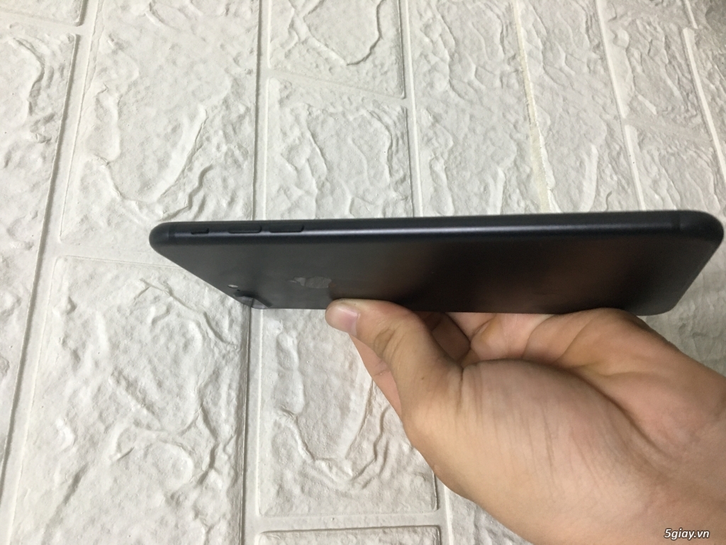 Cần bán 7 plus zin đẹp keng - 1