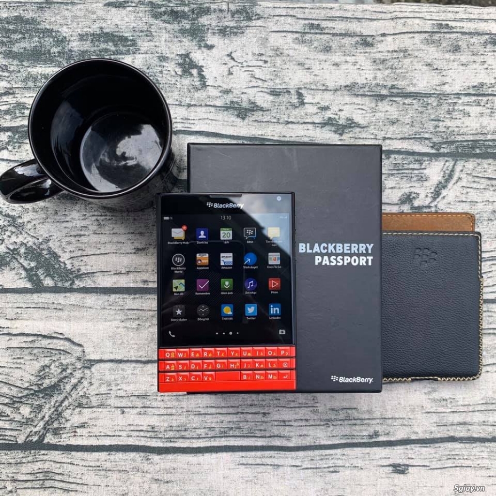 BLACKBERRY PASSPORT SILVER - 2