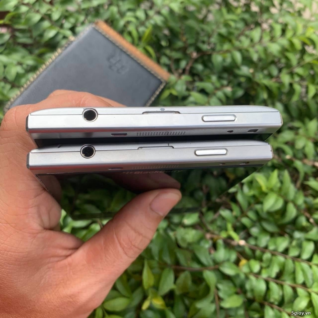 BLACKBERRY PASSPORT SILVER - 1