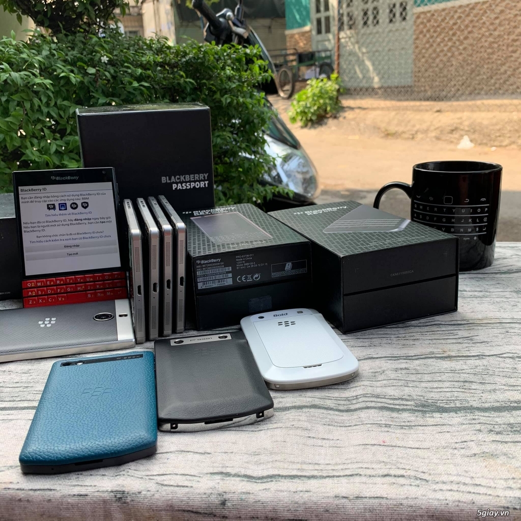 BLACKBERRY PASSPORT SILVER - 3