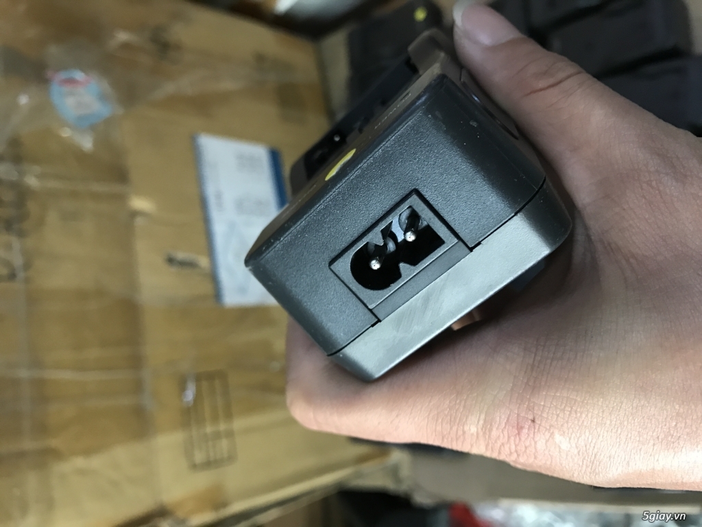 Sạc pin máy quay đèn SONY pin L F970 - 7