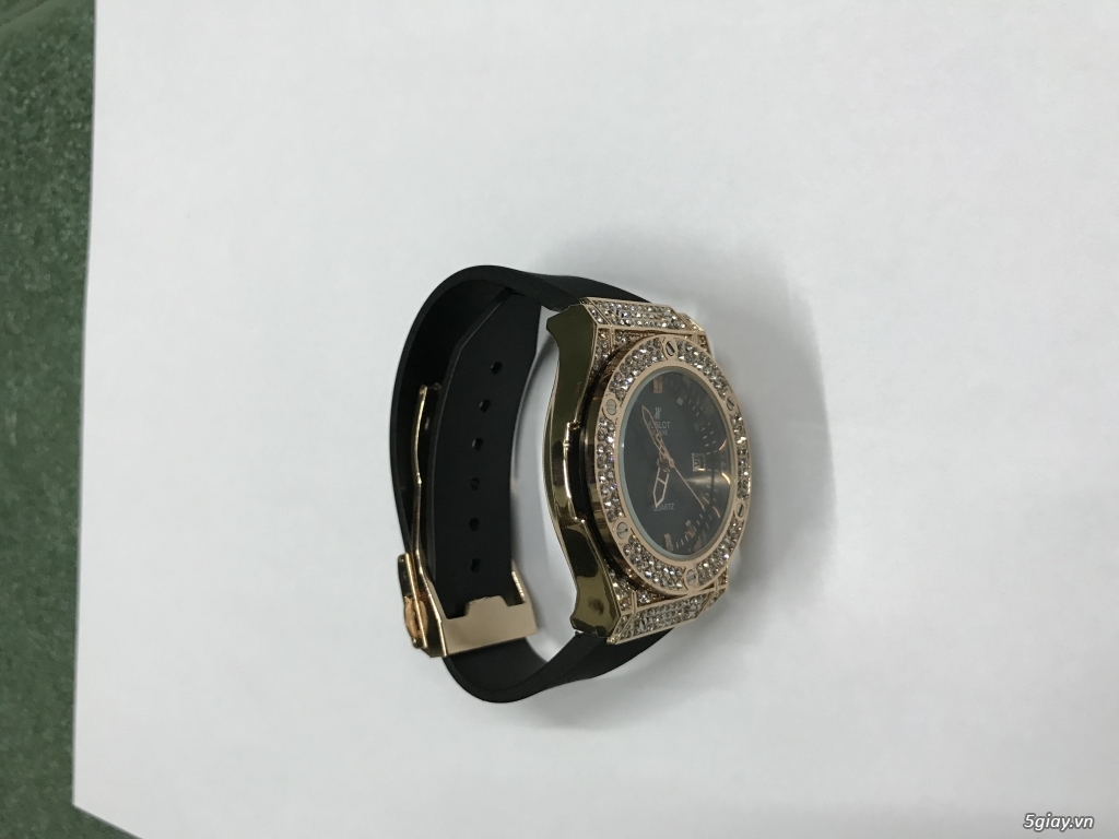 Đồng hồ nữ HUBLOT GENEVE BIG BANG vàng hồng End: 23h00 ngày 07-01-2020 - 2