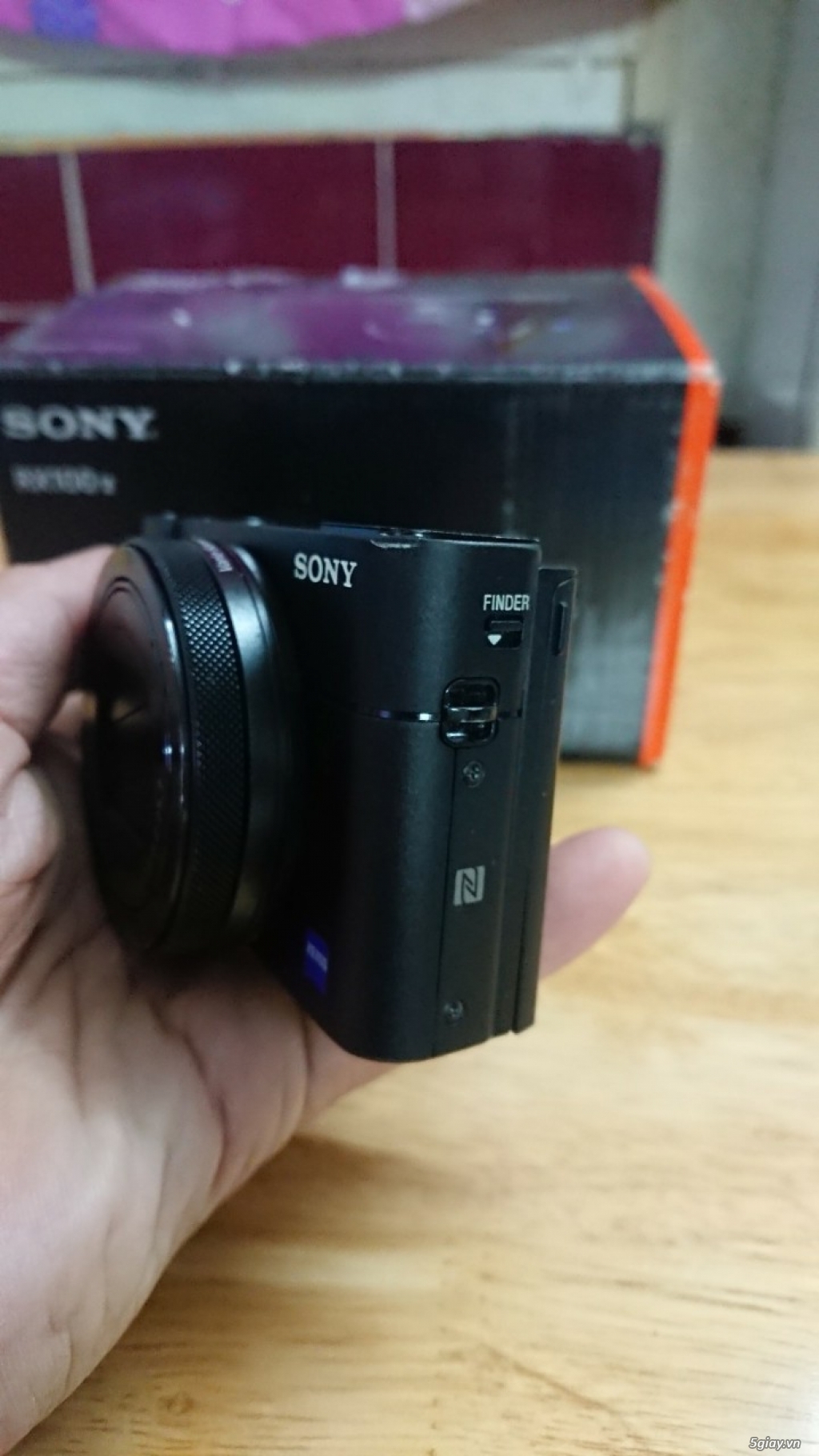 Máy ảnh SONY RX100 M5 còn bảo hành 1 năm - 2
