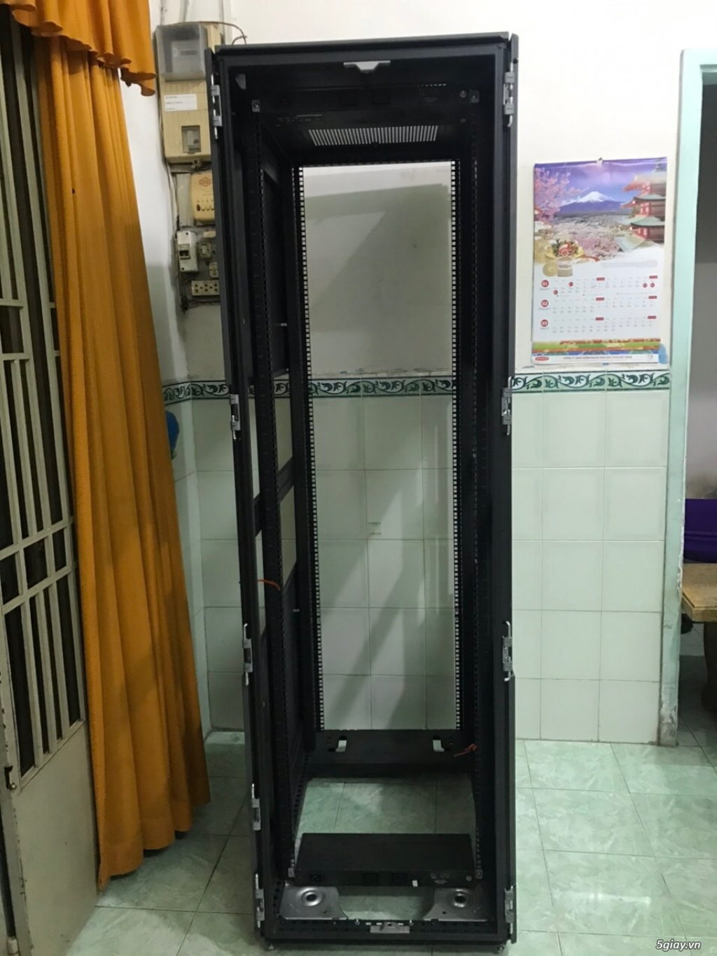 Thanh lý 02 tủ rack - 2