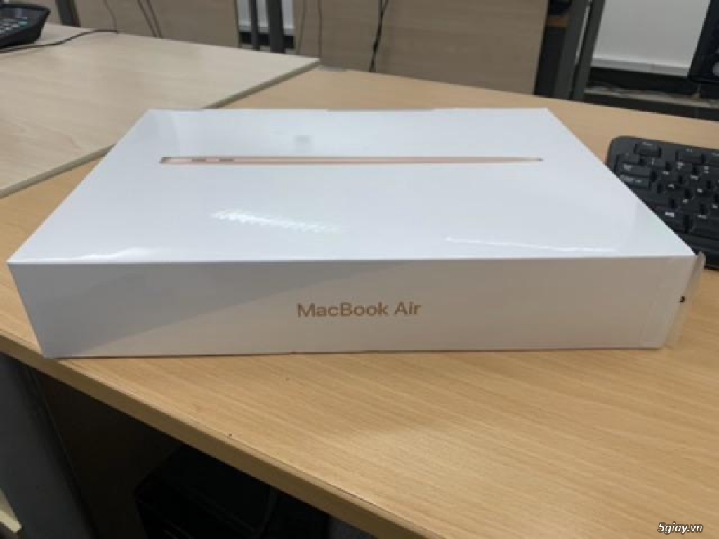 HCM- Cần bán Macbook Air 2019 core i5/128GB Gold. New 100%. 24 Triệu