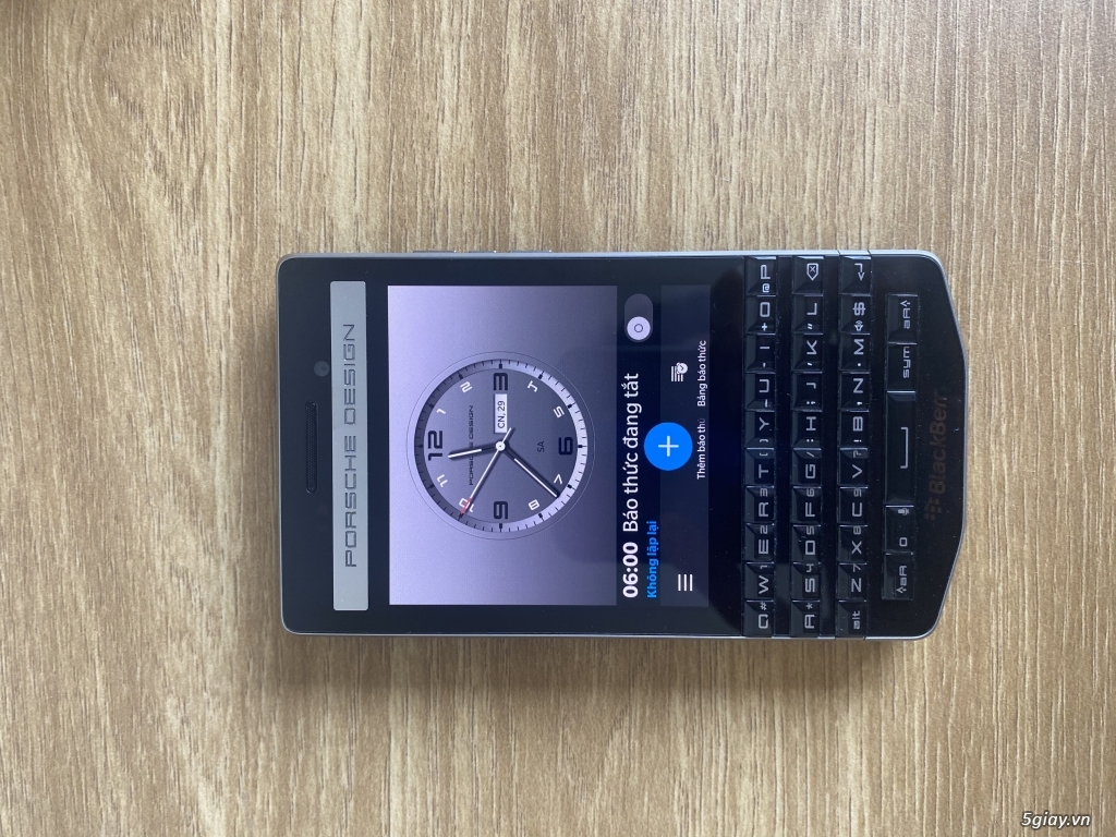 BlackBerry Porsche Design P'9983 Carbon