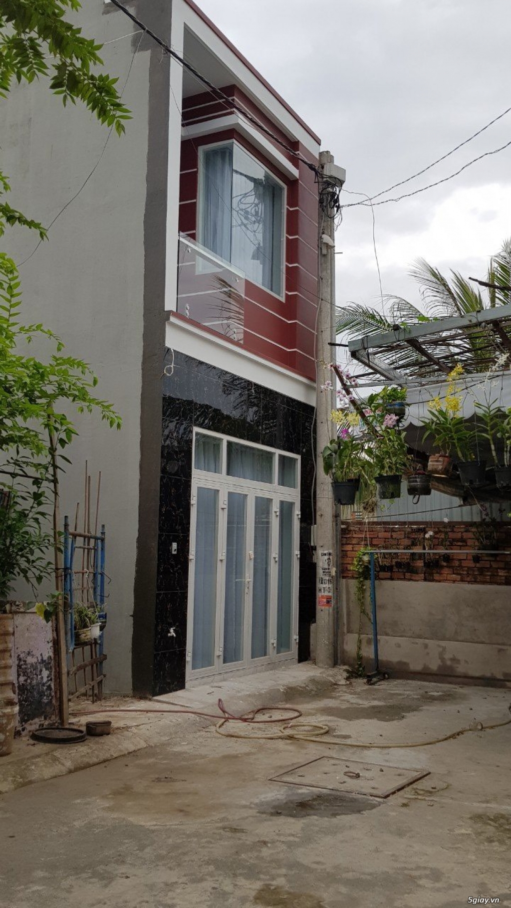 BÁN NHÀ LẦU HẼM XE HƠI ĐƯỜNG 160, LÃ XUÂN OAI,TNPA