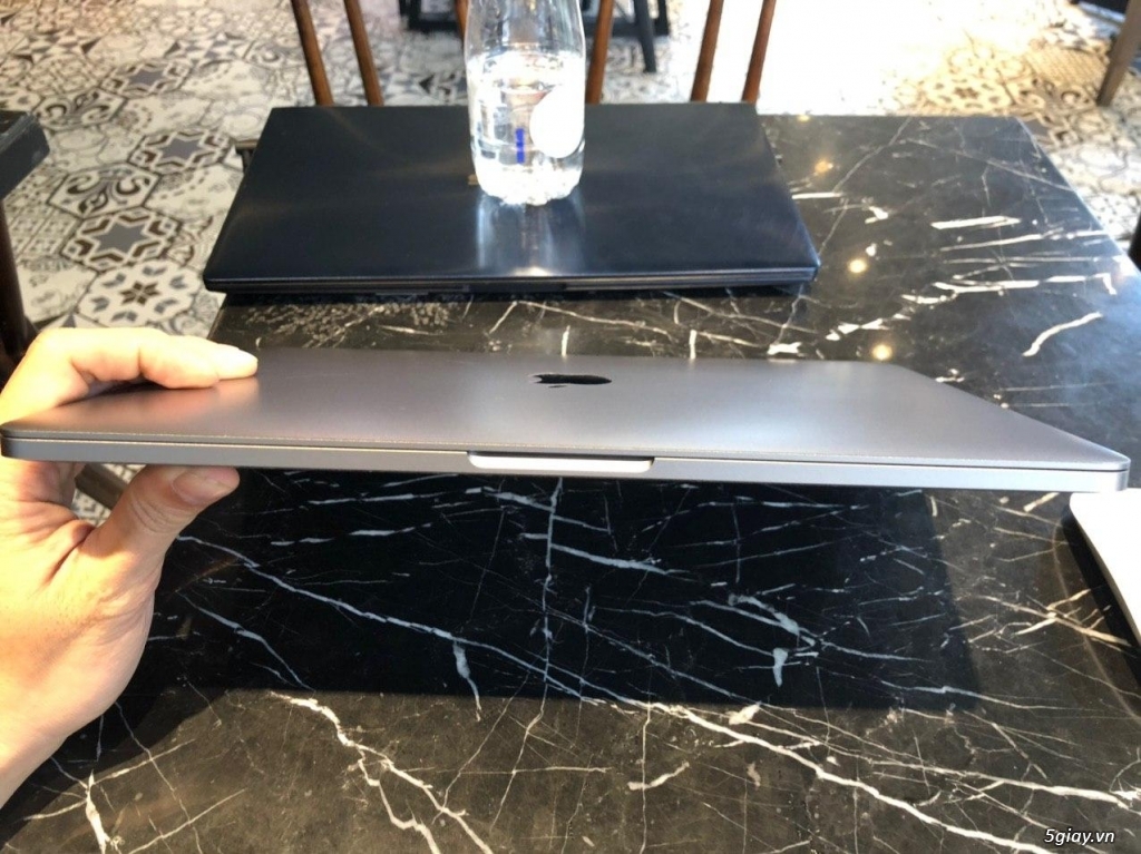 MB Pro 13 inch 2018 8GB I5 512GB + Apple Mouse 2 - 6