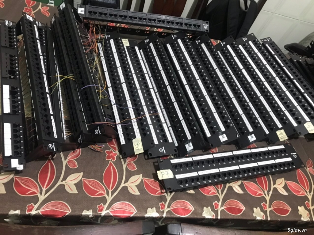 Patch panel , tủ rack, màn hình