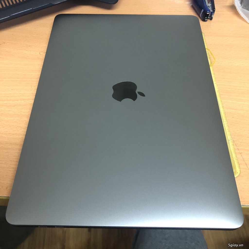 Cần bán Macbook Pro 2019 13inch i5, Ram 8GB 128GB - 1