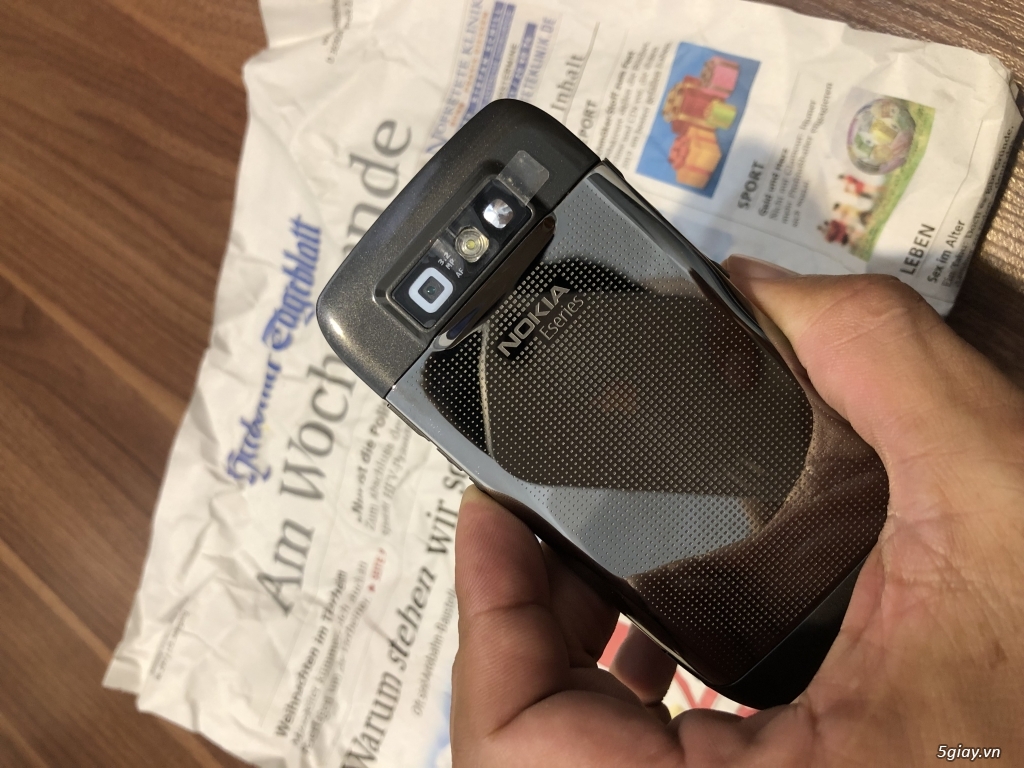 Nokia E71 Grey titan Hungary new cứng seal giá chát !