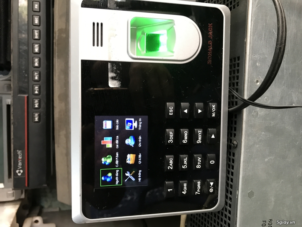 Máy chấm công vân tay giá rẻ RONAL JACK - 13