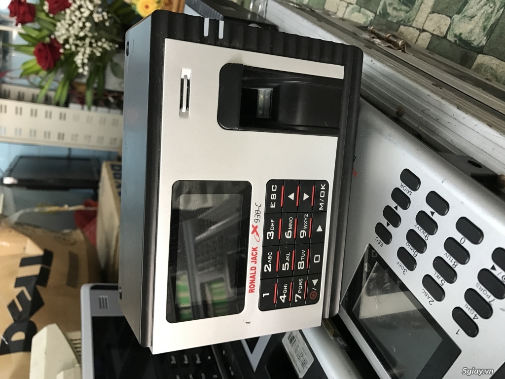 Máy chấm công vân tay giá rẻ RONAL JACK - 6