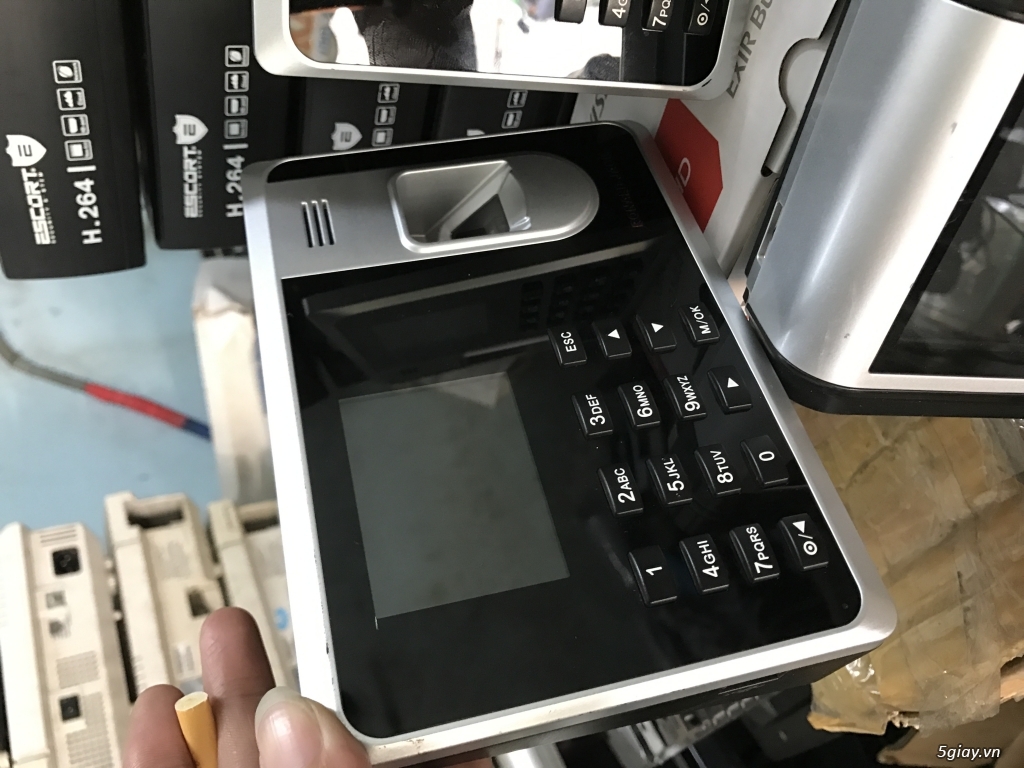 Máy chấm công vân tay giá rẻ RONAL JACK
