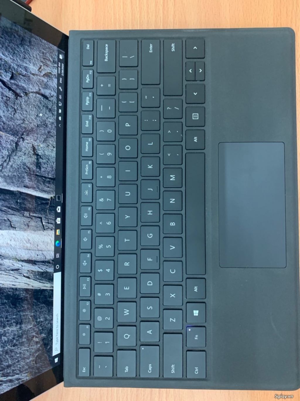 Surface 2017 core i7 like new - 3