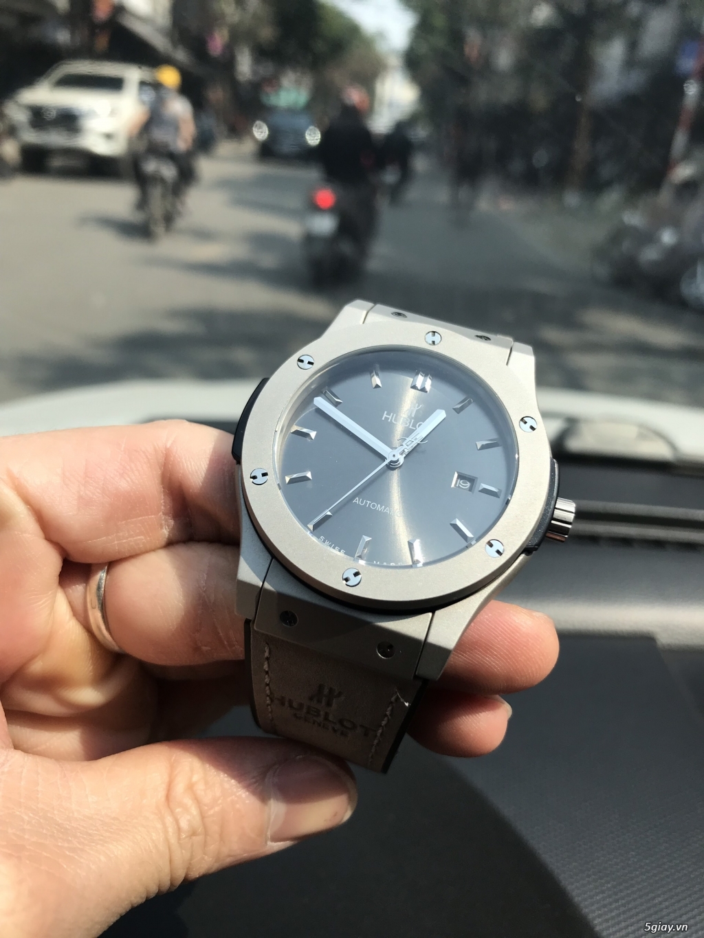 Thanh lý Đồng Hồ Hublot nam Space Grey máy tự động