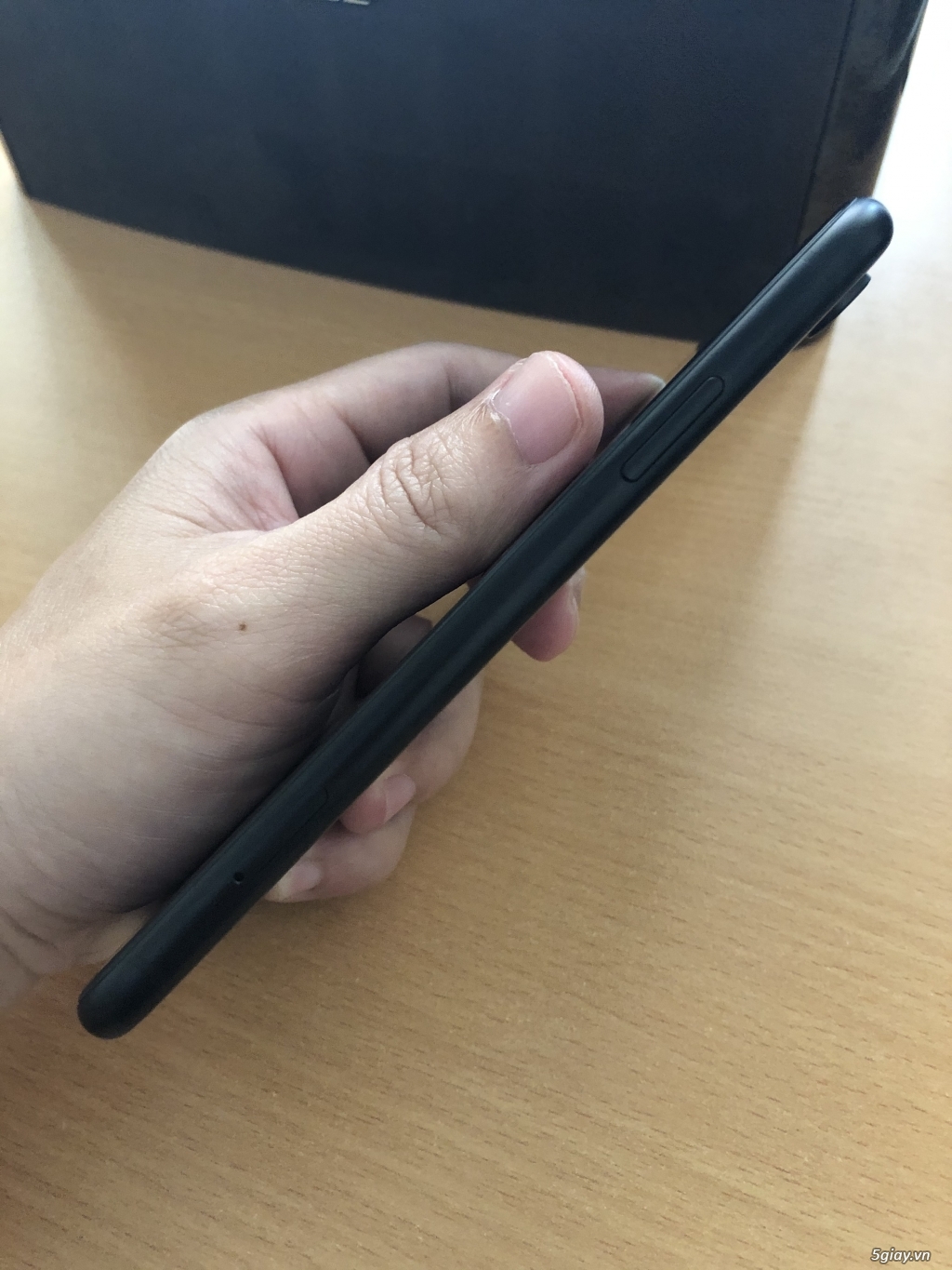 Bán iphone XR 128gb lock hàng Mỹ xách tay về zin 100%.