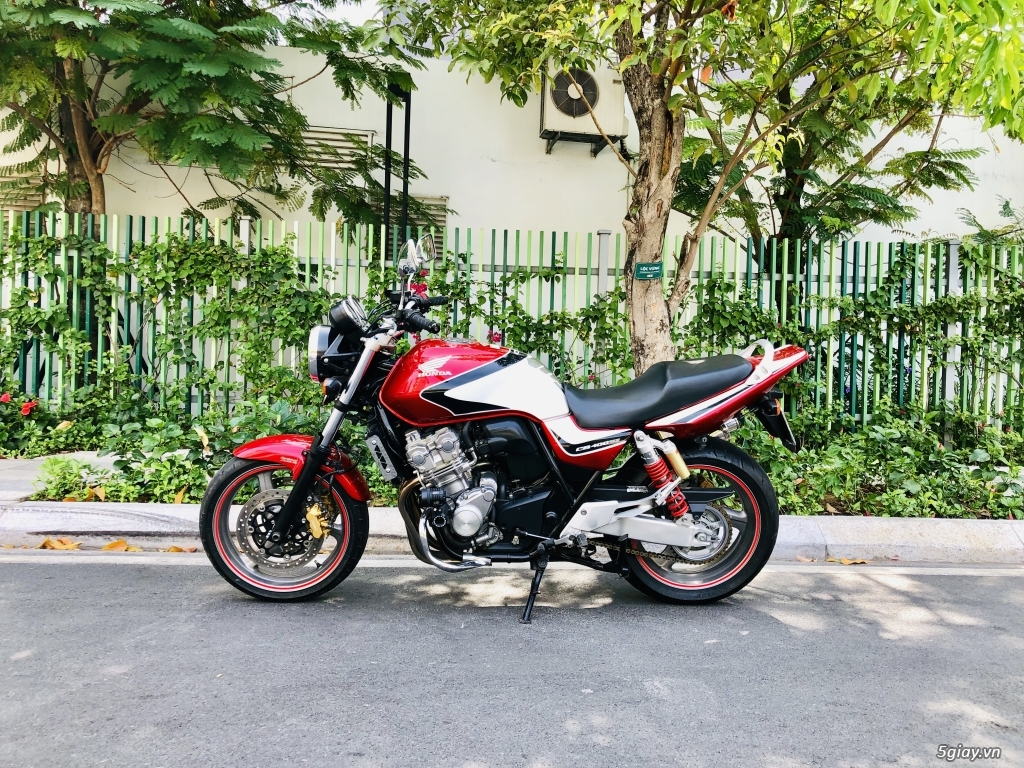 Honda cb 400 revo