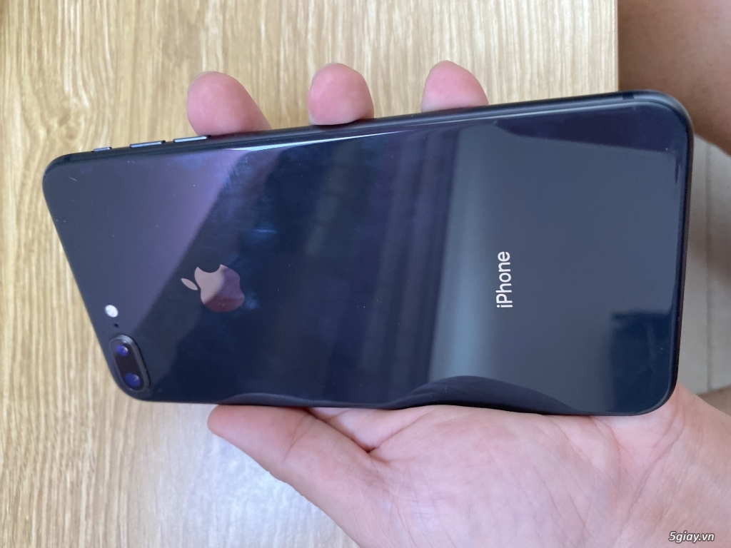 Iphone 8Plus Đen 64GB nữ dùng 99% mới
