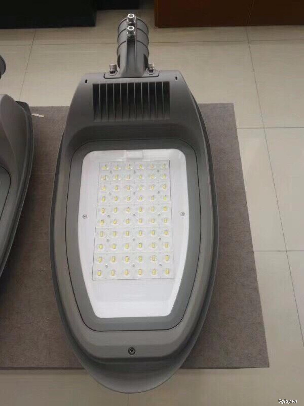 Đèn đường Led Philips 100W, giá tốt, bảo hành 5 năm