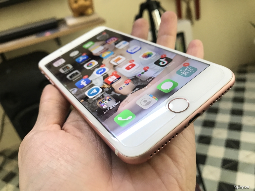iPhone 7 Plus bản quốc tế 32G màu Hồng - Chính Chủ - 9