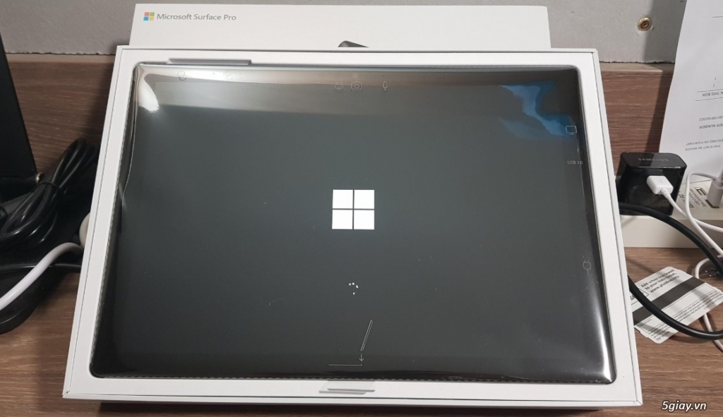 Bán trả góp laptop Microsoft Surface Pro 6 core i5/8/256 đen