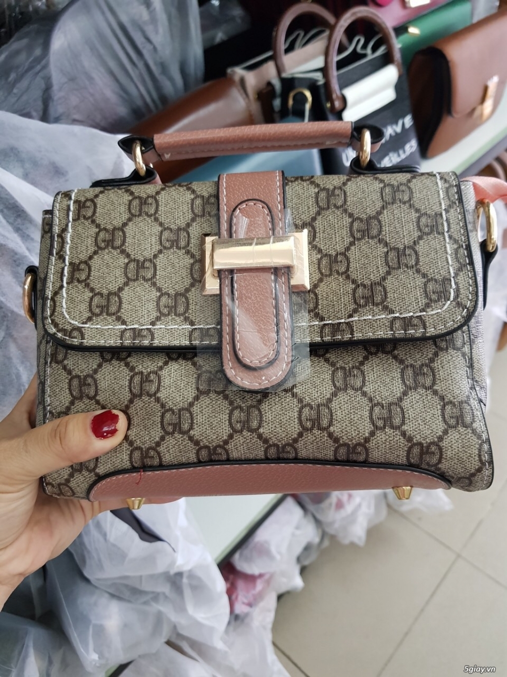 __ Cần thanh lý túi xách Quảng Châu __