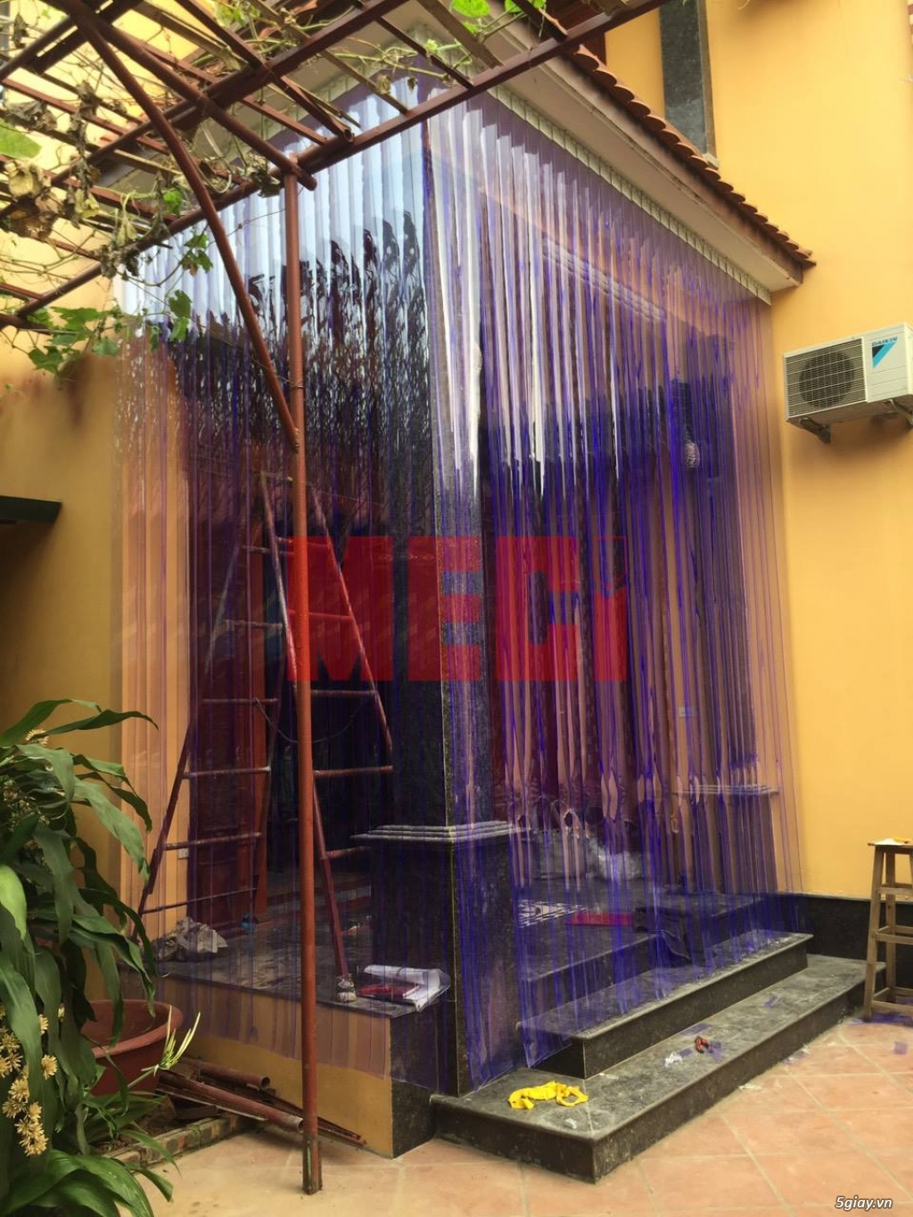 RÈM NHỰA NGĂN LẠNH, GIỮ NHIỆT, NGĂN BỤI - 2