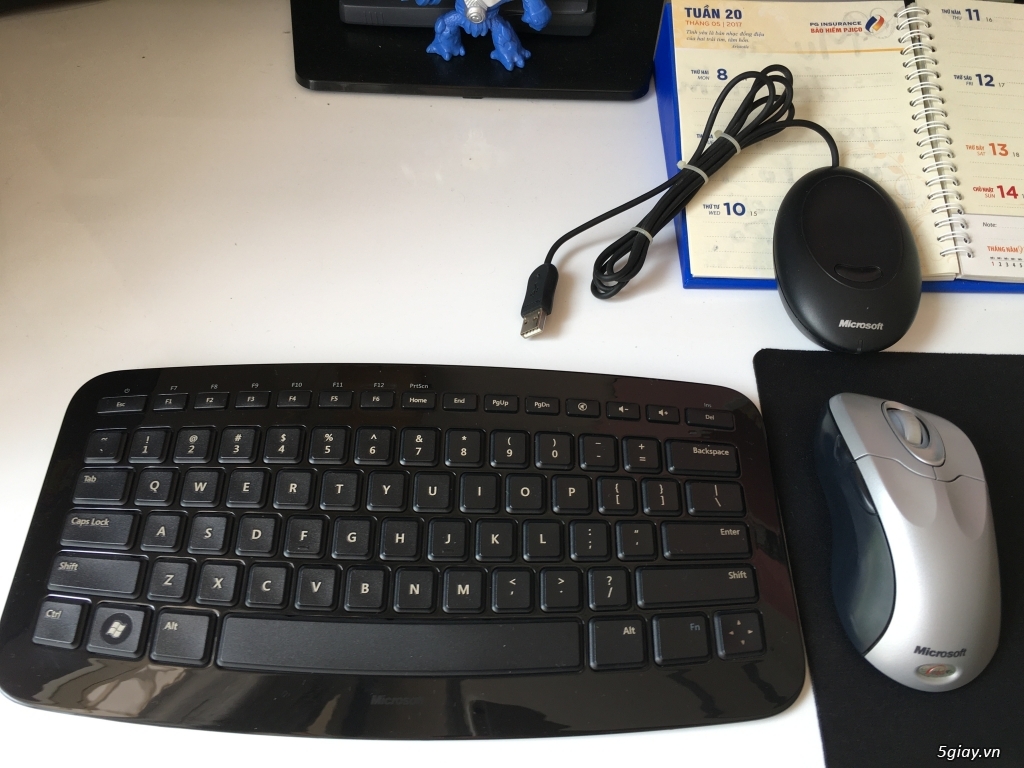 Bộ phím chuột Microsoft 750k.