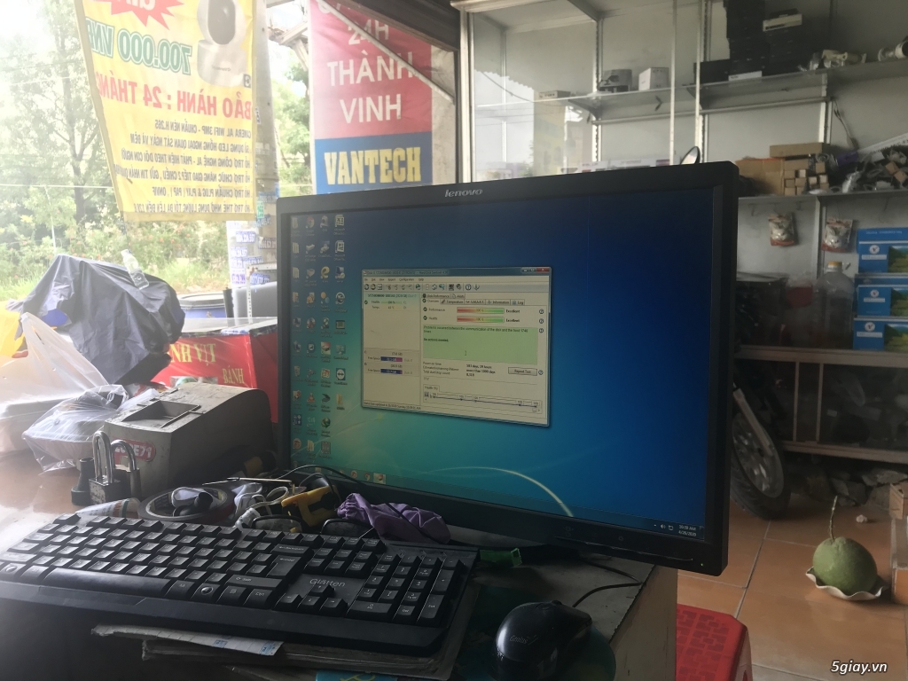 Cần bán lcd 22 in không chân