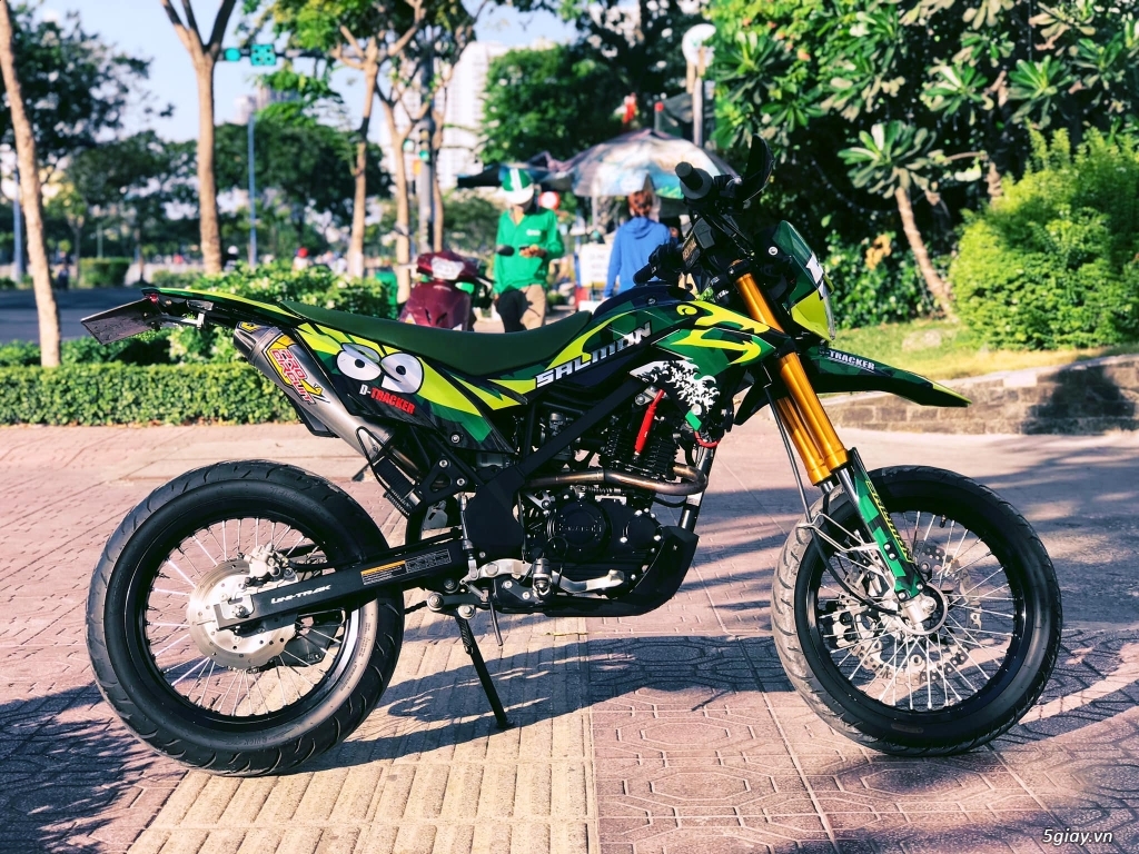 Xe máy Kawasaki DTracker 2018 giá rẻ hơn ở Việt Nam 25 triệu đồng