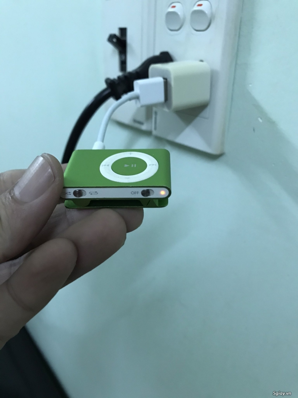 Ipod Touch 32GB (Lỗi cảm ứng) + Shuffle 1GB ngoại hình đẹp (Lỗi pin) - 5