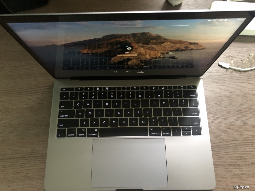 Macbook pro 13 non touch bar giá rẻ cho sinh viên