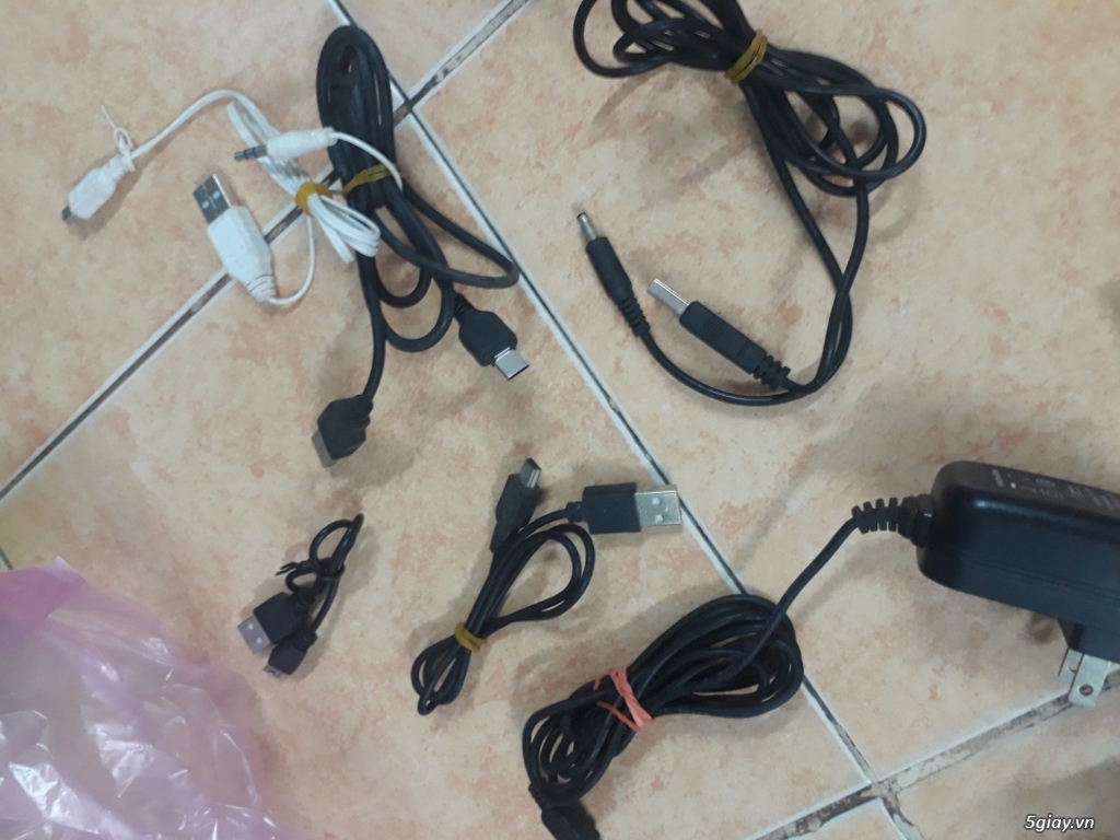 Dọn phòng ... sạc, cáp giao lưu ( phần 4) - 1