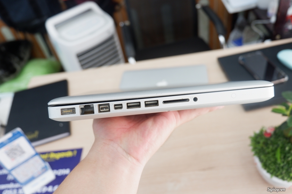 MacBook Pro MC374 - 13in