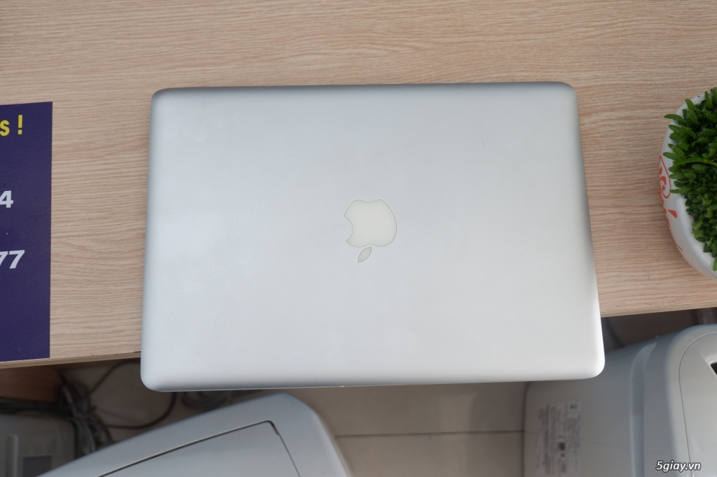MacBook Pro MC374 - 13in - 1